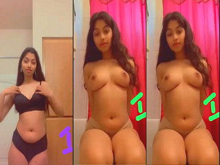 Desi Girl Shows Her Nude Body