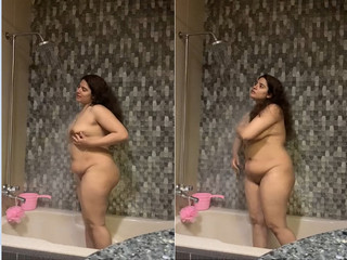 Desi Girl Bathing