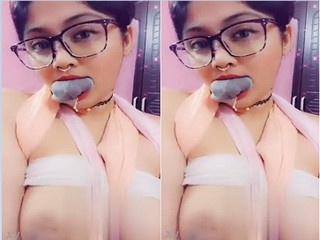 Cute Bangla girl Shows Her Boobs