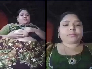 Desi Village Bhabhi Shows her Boobs and pussy