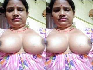 Horny Bangla Boudi Masturbating