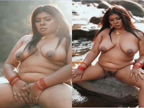 Mallu BBW MILF Full Nude in the River and Masturbating Part 2