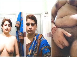 Mallu Bhabhi Shows Nude Body