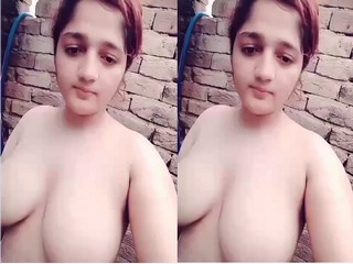 Paki Girl Shows Her Nude Body