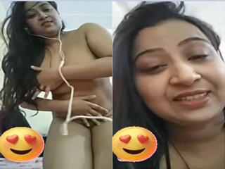 Sexy Bhabhi Shows Her Boobs and Pussy Part 2