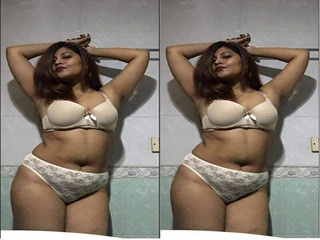 Sexy Desi Girl Shows Her Boobs and Pussy Part 2